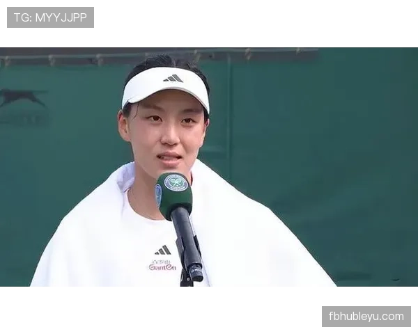 王欣瑜训练完直接啃冰棒,这自律和放纵切换也太真实了吧 王欣瑜训练完直接啃冰棒,这自律和放纵切换也太真实了吧